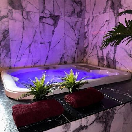 Marbella Logement Privatif -Jacuzzi-Sauna ラ・ヴァレット＝デュ＝バール エクステリア 写真
